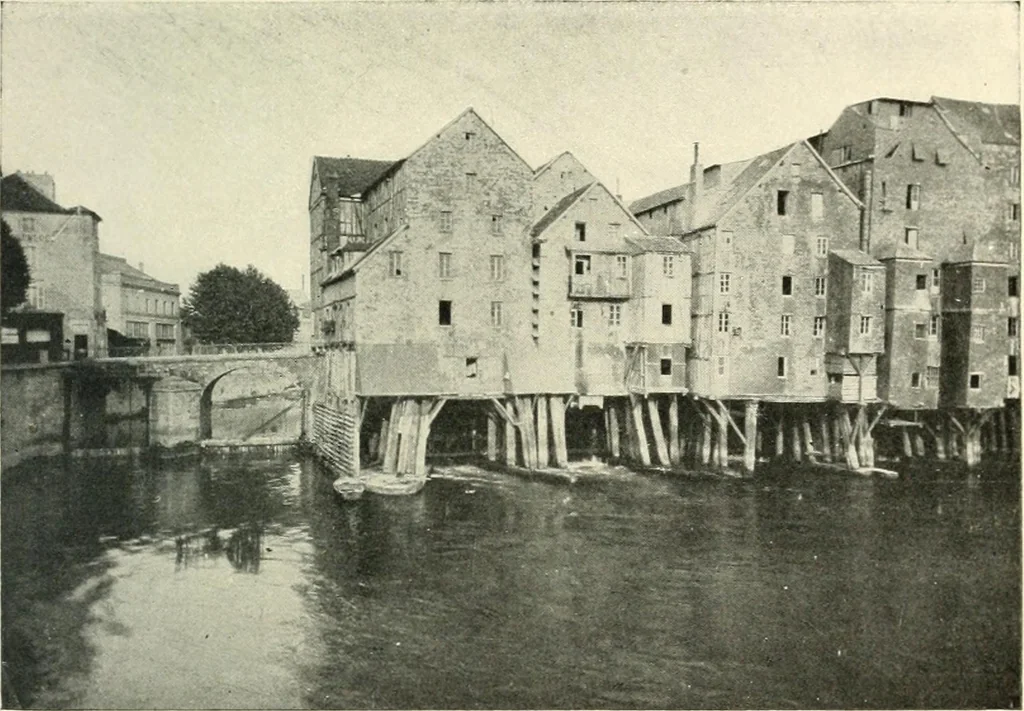 An illustration from Cathedrals and cloisters of the Isle de France, 1910, leaf 432