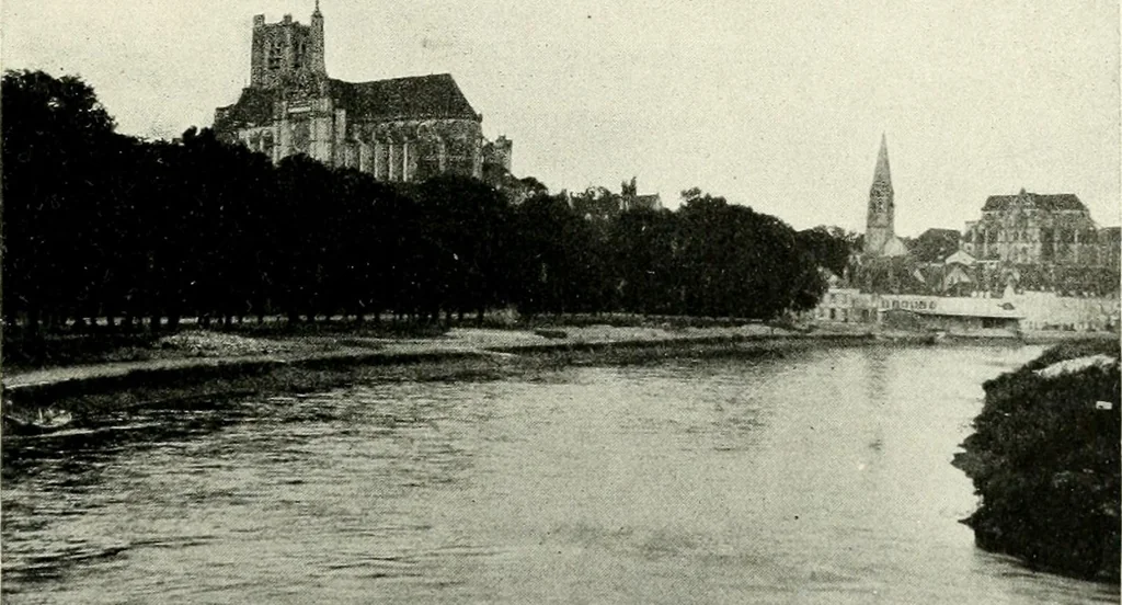 An illustration from Cathedrals and cloisters of the Isle de France : including Bourges, Troyes, Reims and Rouen, 1910, leaf 132