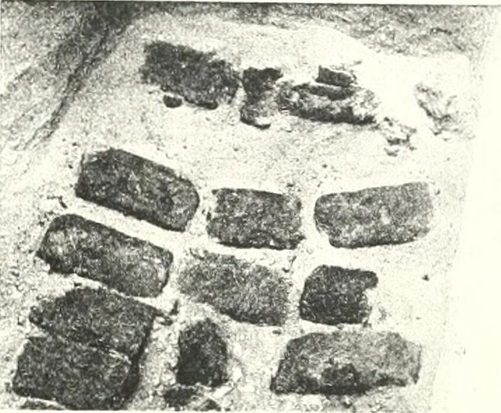 An illustration from The Cemeteries of Abydos, 1913, leaf 74