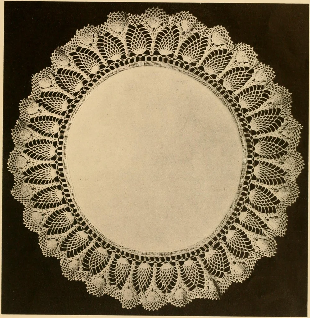 An illustration from Center pieces and lungh sets in crochet work .., 1915, leaf 16