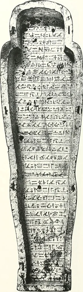 An illustration from Cercueils anthropoïdes des prêtres de Montou, 1913, leaf 200