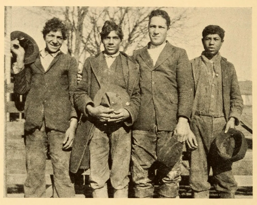 An illustration from Chapters on the ethnology of the Powhatan tribes of Virginia, 1928, leaf 50