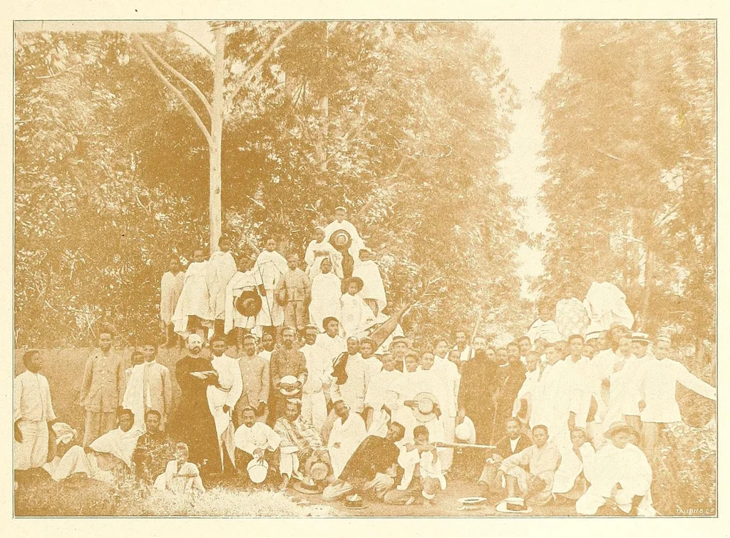 An illustration from Chez les Betsiléos : impressions et croquis, 1908, leaf 53