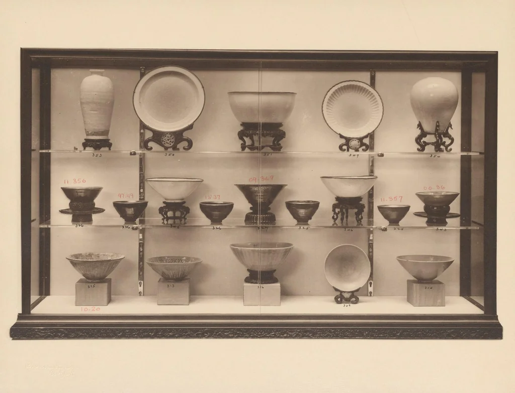 An illustration from Chinese, Corean and Japanese potteries : descriptive catalogue of loan exhibition of selected examples, 1914, leaf 20