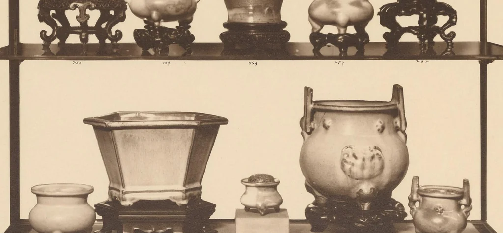 An illustration from Chinese, Corean and Japanese potteries : descriptive catalogue of loan exhibition of selected examples, 1914, leaf 13