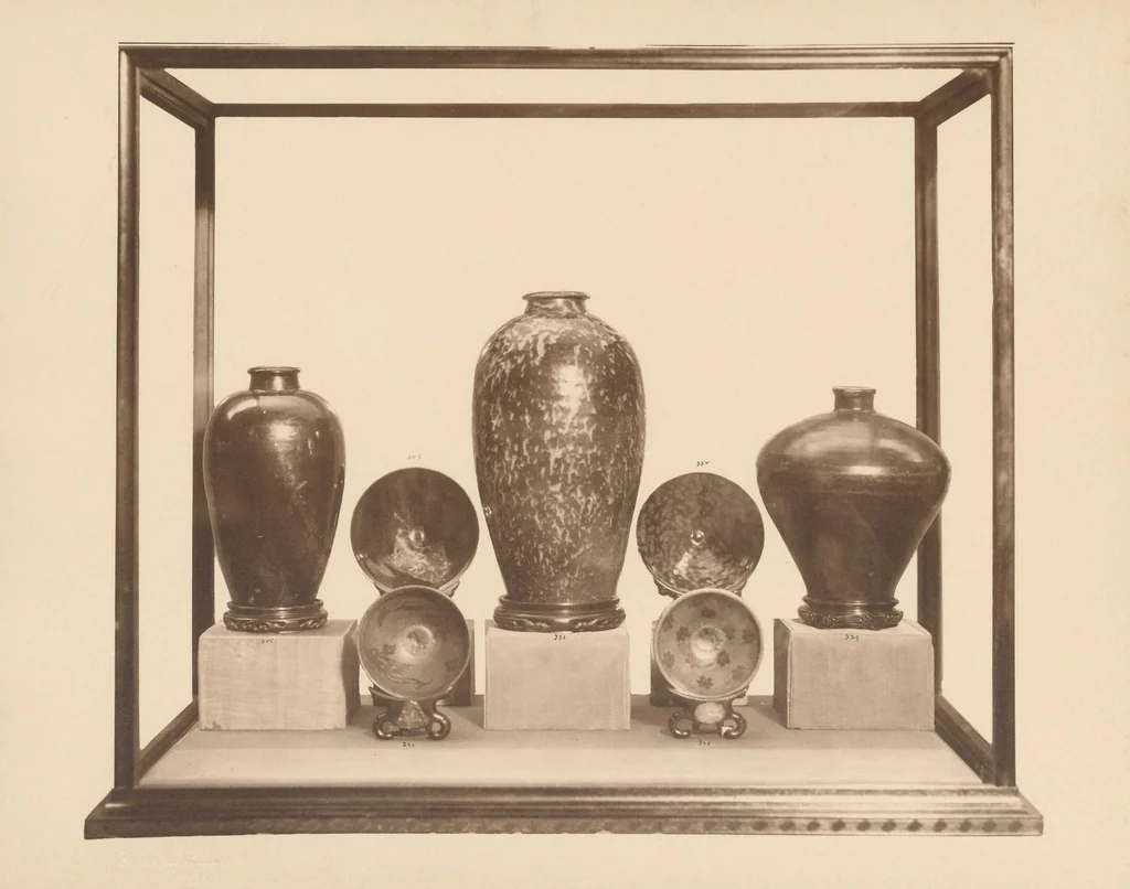An illustration from Chinese, Corean and Japanese potteries : descriptive catalogue of loan exhibition of selected examples, 1914, leaf 22