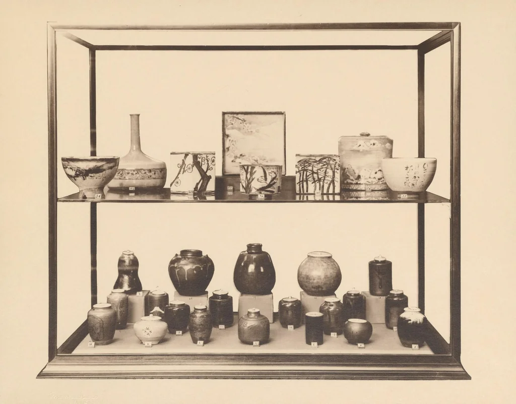 An illustration from Chinese, Corean and Japanese potteries : descriptive catalogue of loan exhibition of selected examples, 1914, leaf 4