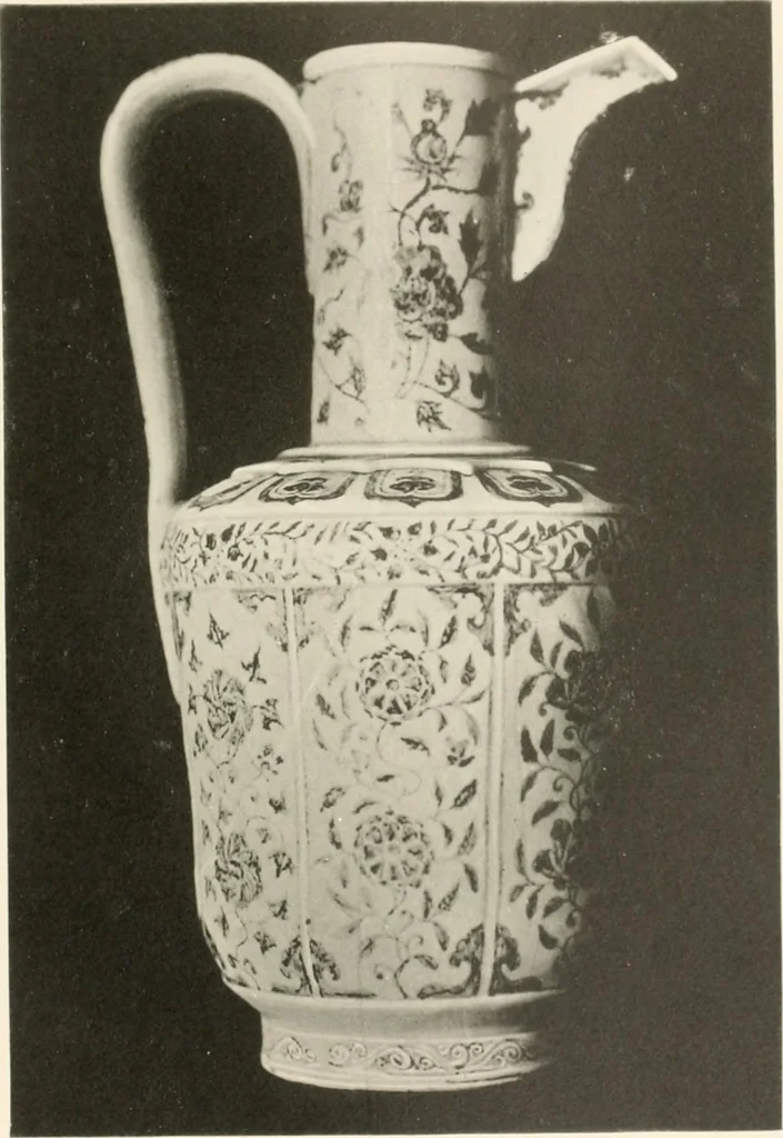 An illustration from Chinesisches Porzellan : seine Geschichte, Kunst und Technik, 1913, leaf 104