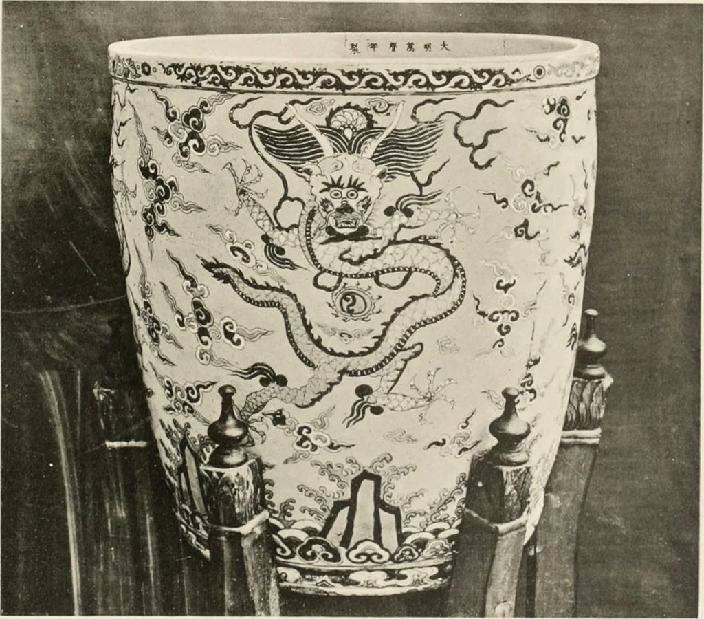 An illustration from Chinesisches Porzellan : seine Geschichte, Kunst und Technik, 1913, leaf 134