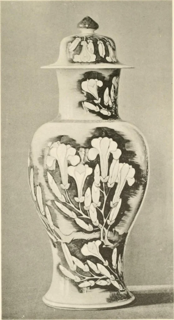 An illustration from Chinesisches Porzellan : seine Geschichte, Kunst und Technik, 1913, leaf 178