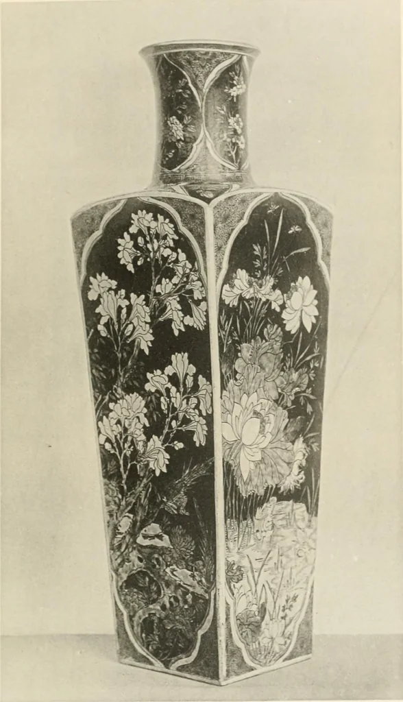 An illustration from Chinesisches Porzellan : seine Geschichte, Kunst und Technik, 1913, leaf 196