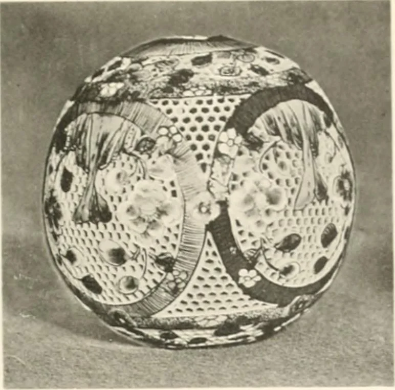 An illustration from Chinesisches Porzellan : seine Geschichte, Kunst und Technik, 1913, leaf 228