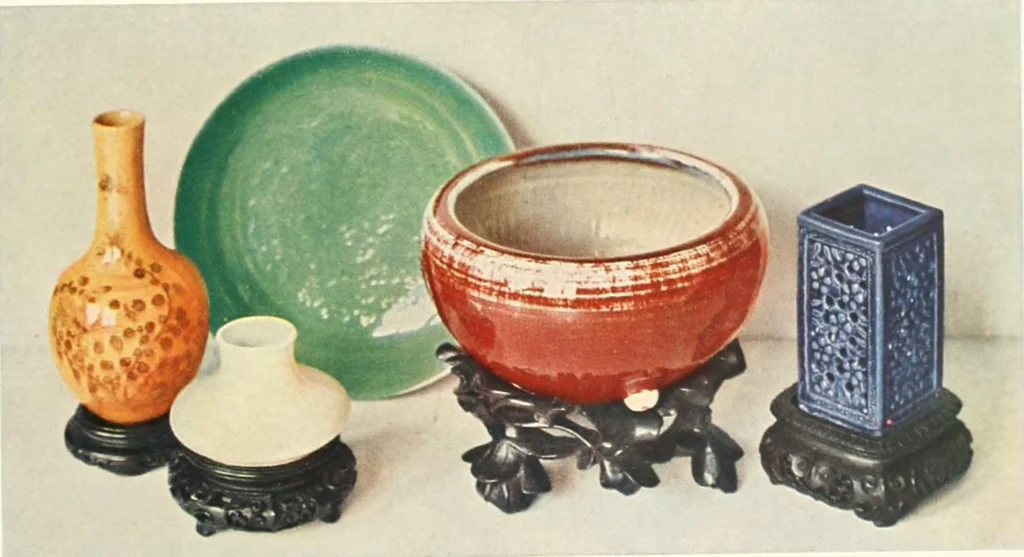 An illustration from Chinesisches Porzellan : seine Geschichte, Kunst und Technik, 1913, leaf 280