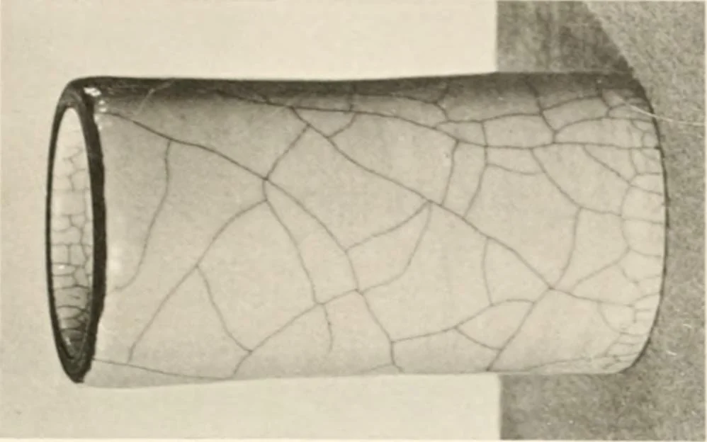 An illustration from Chinesisches Porzellan : seine Geschichte, Kunst und Technik, 1913, leaf 282
