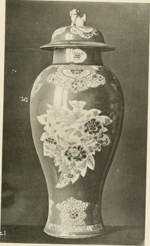 An illustration from Chinesisches Porzellan : seine Geschichte, Kunst und Technik, 1913, leaf 298