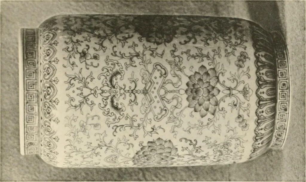 An illustration from Chinesisches Porzellan : seine Geschichte, Kunst und Technik, 1913, leaf 306