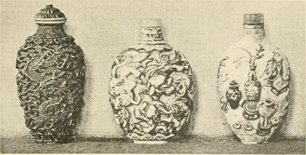 An illustration from Chinesisches Porzellan : seine Geschichte, Kunst und Technik, 1913, leaf 316