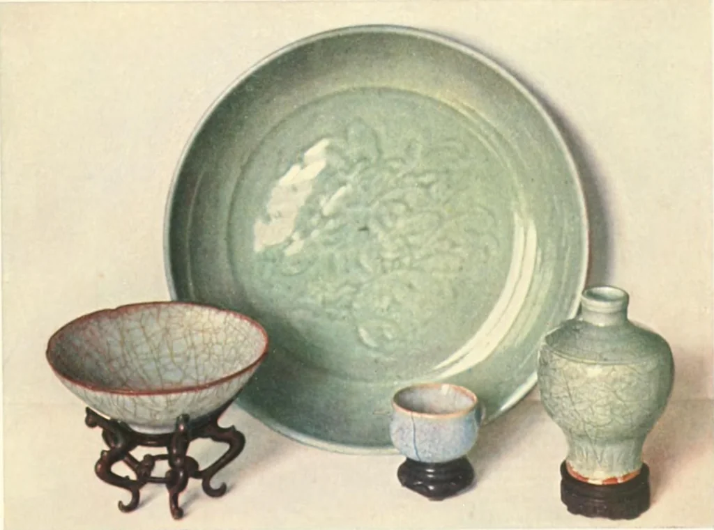 An illustration from Chinesisches Porzellan : seine Geschichte, Kunst und Technik, 1913, leaf 42