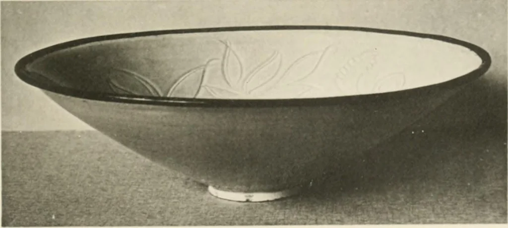 An illustration from Chinesisches Porzellan : seine Geschichte, Kunst und Technik, 1913, leaf 52