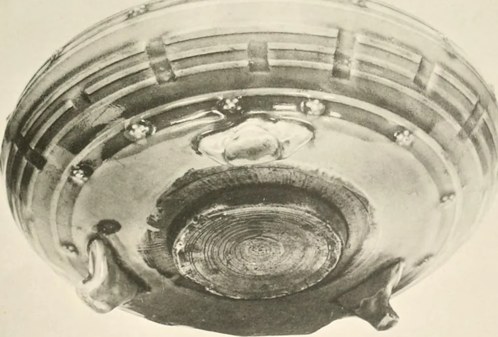 An illustration from Chinesisches Porzellan : seine Geschichte, Kunst und Technik, 1913, leaf 70