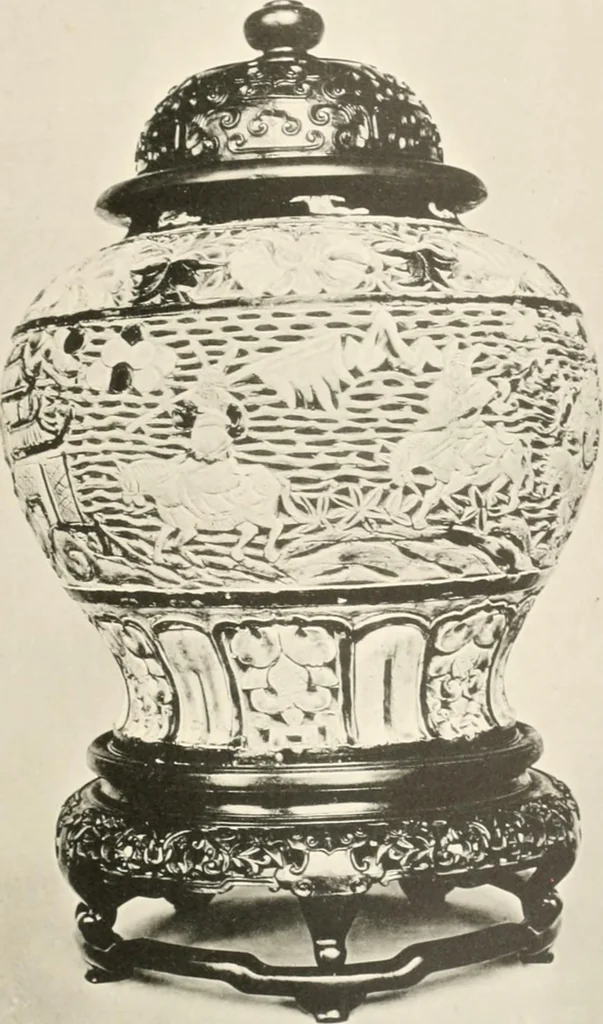 An illustration from Chinesisches Porzellan : seine Geschichte, Kunst und Technik, 1913, leaf 96