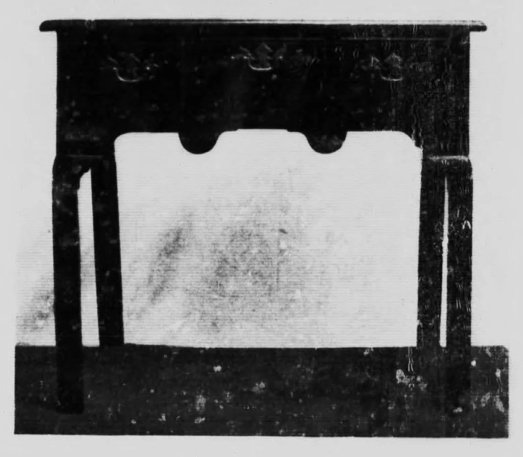 An illustration from Chats on cottage and farmhouse furniture [microform], 1911, leaf 183