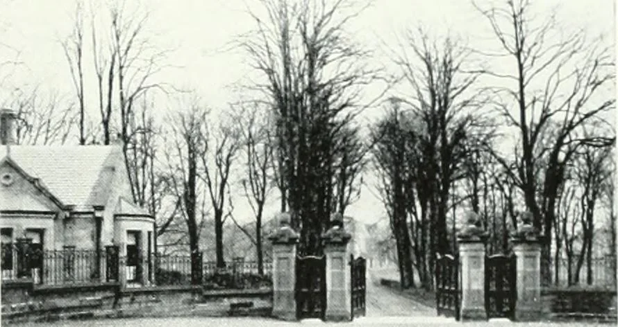 An illustration from City development, a study of parks, gardens, and culture-institutes; a report to the Carnegie Dunfermline trust, 1904, leaf 40