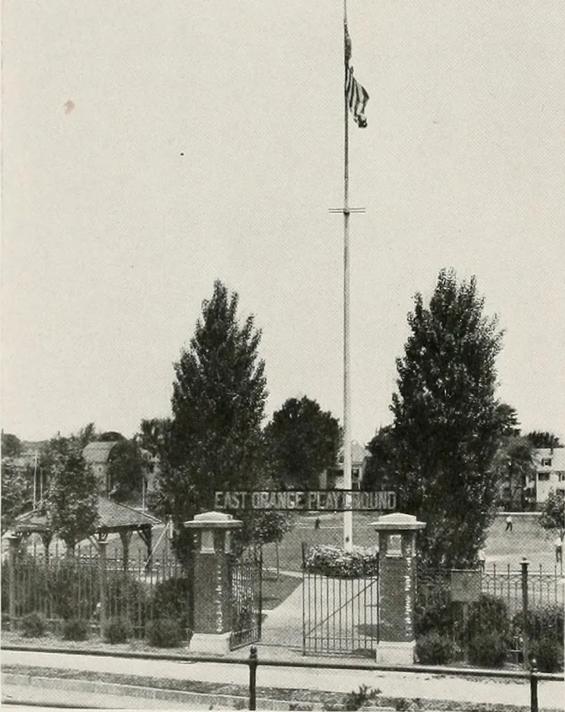 An illustration from City planning progress in the United States, 1917, 1917, leaf 67