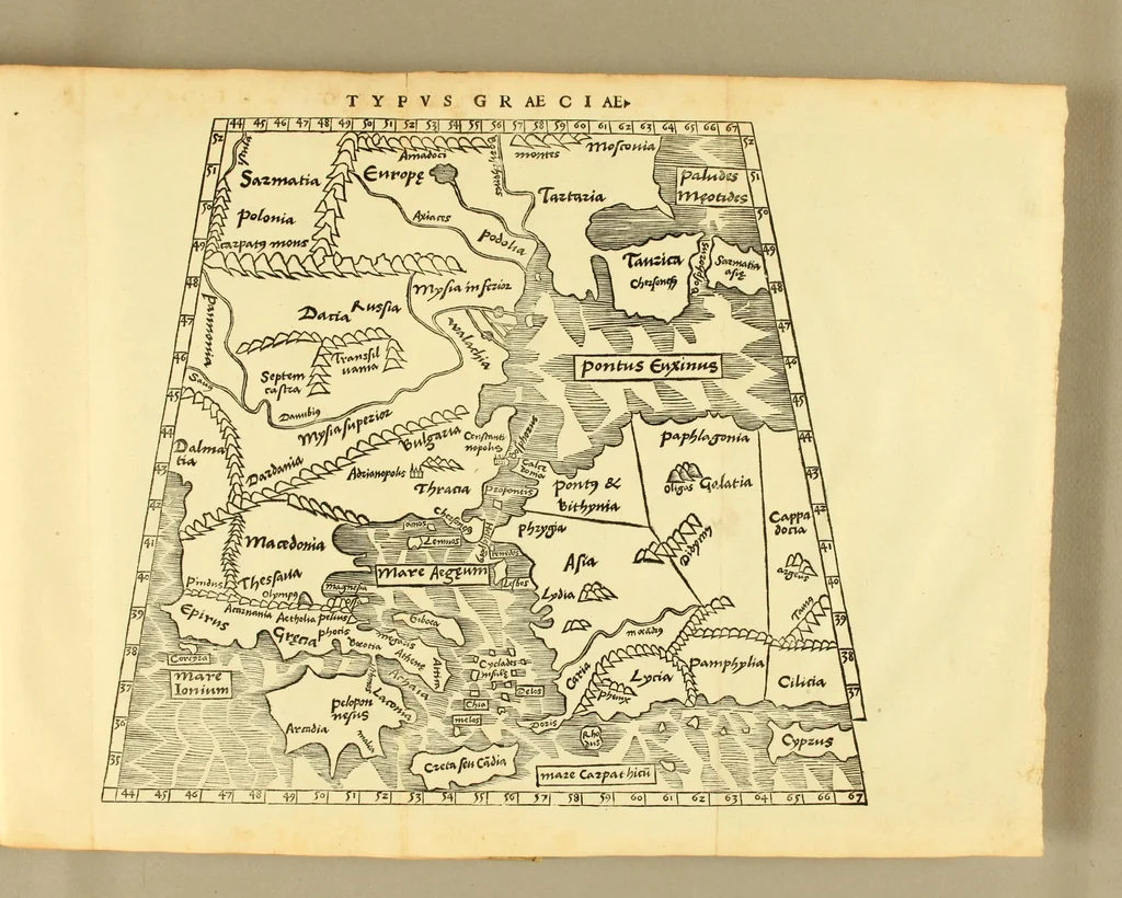An illustration from C. Iulii Solini Polyhistor, rerum toto orbe memorabilium thesaurus locupletissimus. : Huic ob argumenti similitudinem Pomponii Melæ De situ orbis libros tres, fide diligentiaque summa denuò iam recognitos, adiunximus. His accesserunt præter priora scholia & tabulas geographicas permultas, Petri quoq[ue] Olivarii Valentini, uiri in geographia excellenter docti, annotationes, quibus & loci non pauci, à plerisq[ue] parum hactenus intellecti, dilucidè illustrantur, & uetustis locorum appellationibus recentiora sigillatim nomina subijciuntur. Cum gemino indice, quorum alter supra res alias memorabiles, locorum ac regionum omnium, marium ac sinuum nomina, alter uerò recentiores eorundem appellationes complectitur, 1543, leaf 65