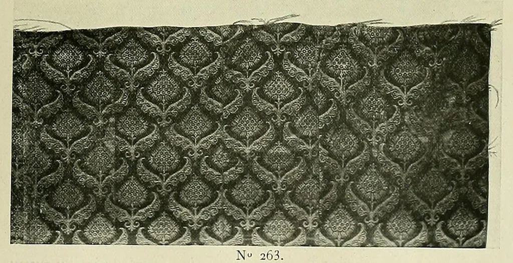 An illustration from Collection d'anciennes étoffes, réunies et décrites, 1901, leaf 141