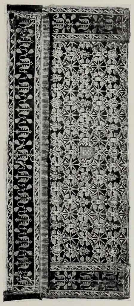 An illustration from Collection de broderies anciennes décrites par madame Isabelle Errera. Catalogue orné de 104 photogravures, 1905, leaf 101