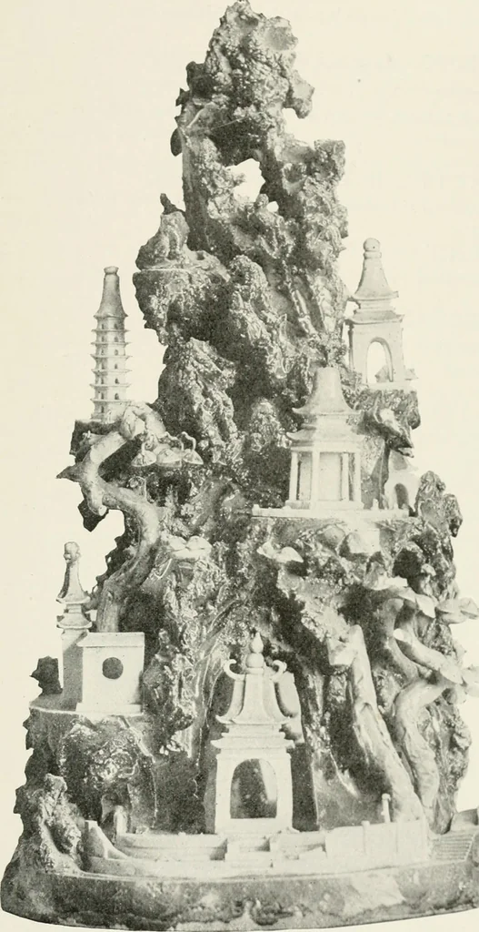An illustration from A collection of ancient Chinese and Persian porcelain and pottery, Persian miniature paintings, books and manuscripts, consigned on account of the European war; also snuff bottles, jades and antique cloisonné enamels from another collector. To be sold ... May 4th, 5th, 6th, 7th and 8th, 1915 .., 1915, leaf 40