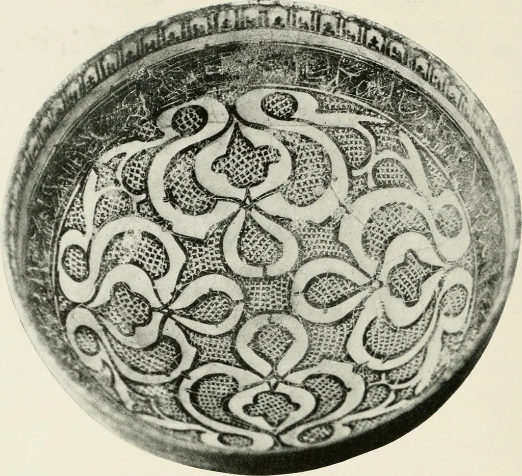An illustration from A collection of ancient Chinese and Persian porcelain and pottery, Persian miniature paintings, books and manuscripts, consigned on account of the European war; also snuff bottles, jades and antique cloisonné enamels from another collector. To be sold ... May 4th, 5th, 6th, 7th and 8th, 1915 .., 1915, leaf 77