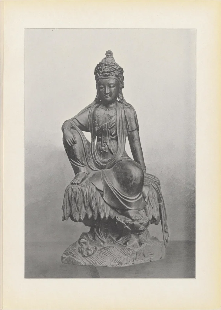 An illustration from Collection S. Bing. : Objets d'art et peintures du Japon et de la Chine dont la vente aura lieu du lundi 7 au samedi 12 mai 1906 inclus dans les galeries de MM. Durand-Ruel, 1906, leaf 33