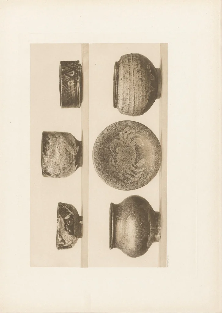 An illustration from Collection S. Bing. : Objets d'art et peintures du Japon et de la Chine dont la vente aura lieu du lundi 7 au samedi 12 mai 1906 inclus dans les galeries de MM. Durand-Ruel, 1906, leaf 57