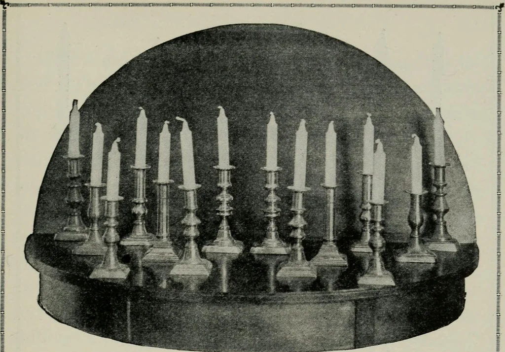 An illustration from Collector's luck; or, A repository of pleasant and profitable discourses descriptive of the household furniture and ornaments of olden time.., 1919, leaf 100
