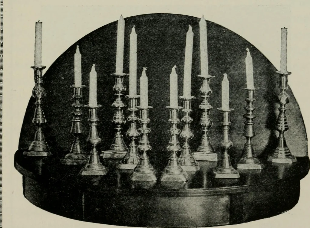 An illustration from Collector's luck; or, A repository of pleasant and profitable discourses descriptive of the household furniture and ornaments of olden time.., 1919, leaf 100