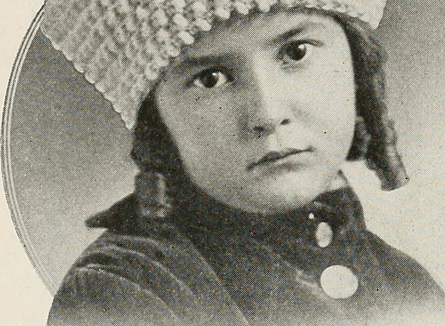 An illustration from The Columbia book of yarns : containing a manual of knitting and crocheting, 1916, leaf 70