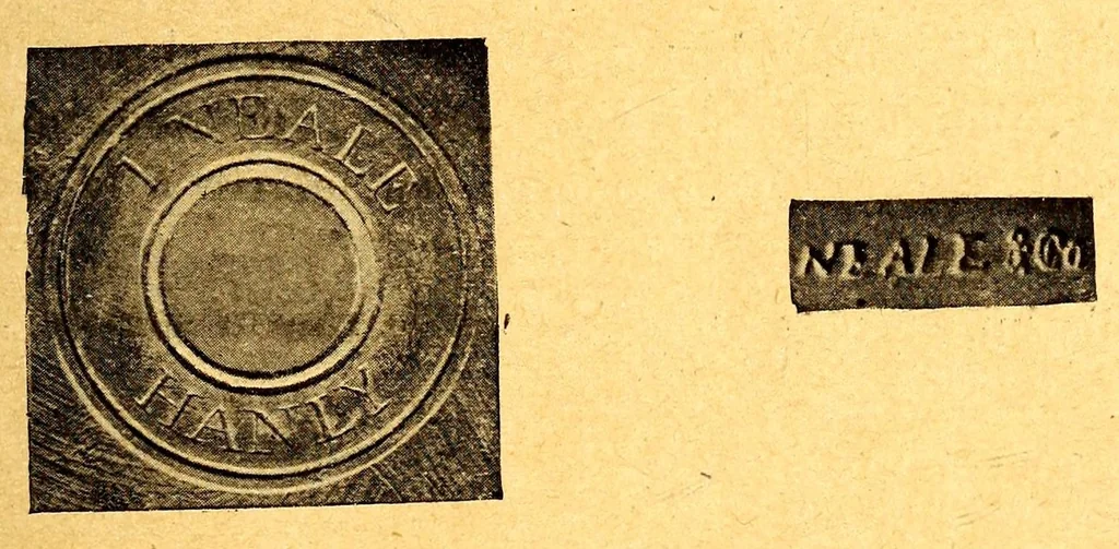 An illustration from Comment reconnaître les porcelaines et les faïences d'après leurs marques et leurs caractères, 1914, leaf 377