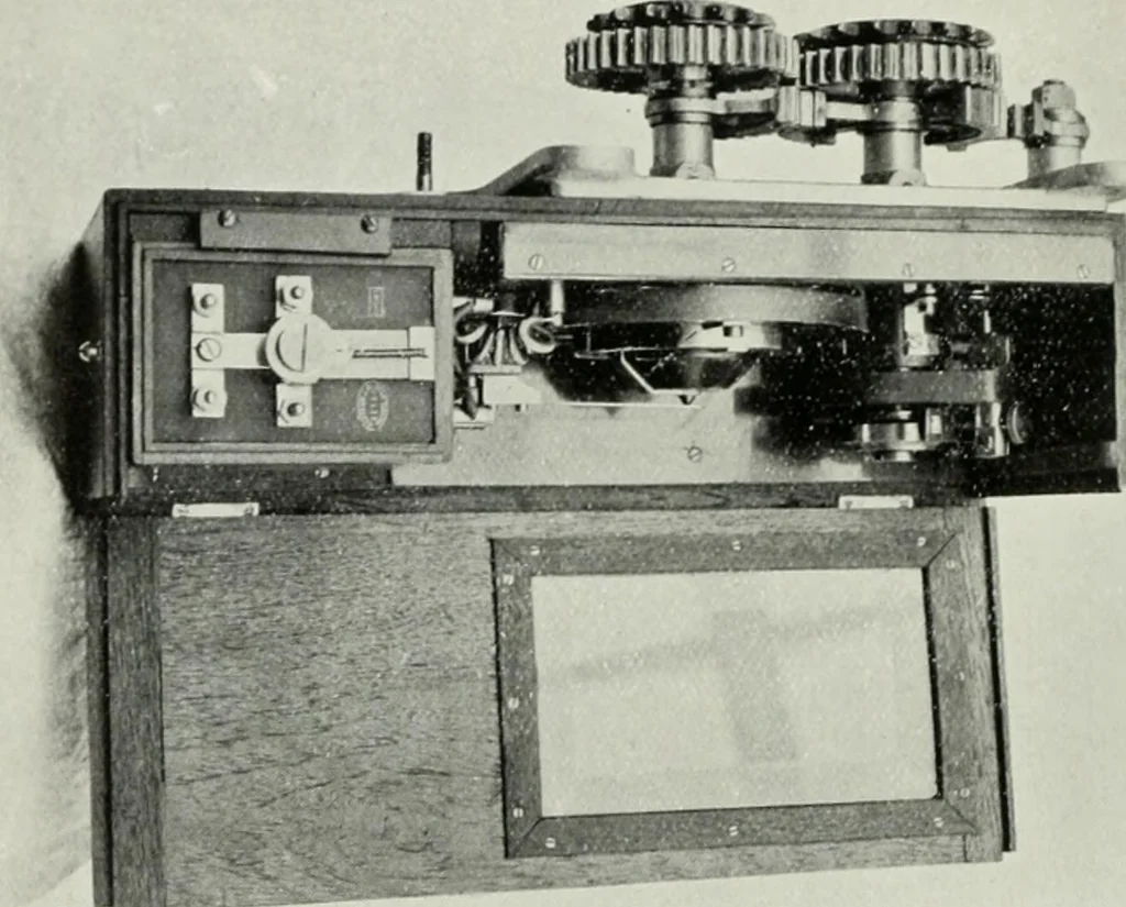 An illustration from The complete motorist, being an account of the evolution and construction of the modern motor-car; with notes on the selection, use, and maintenance of the same; and on the pleasures of travel upon the public roads, 1905, leaf 129