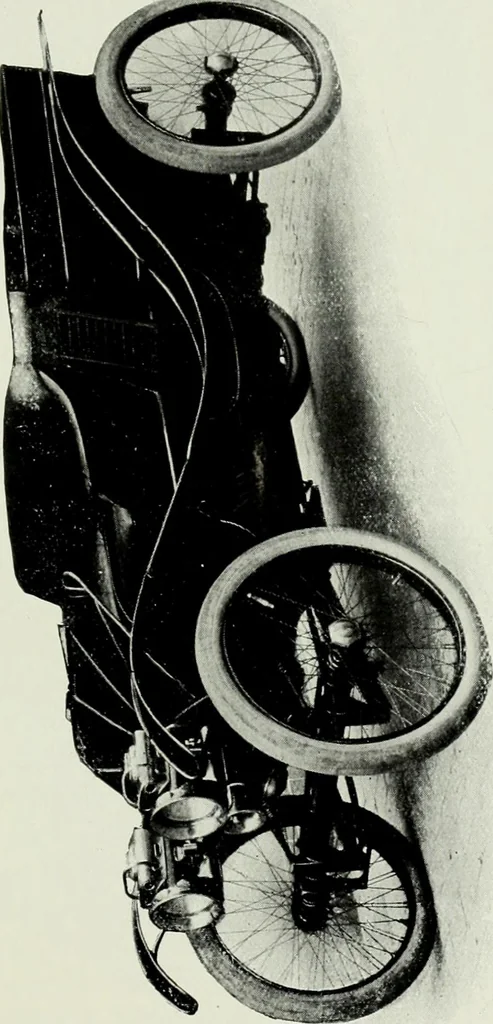 An illustration from The complete motorist, being an account of the evolution and construction of the modern motor-car; with notes on the selection, use, and maintenance of the same; and on the pleasures of travel upon the public roads, 1905, leaf 142