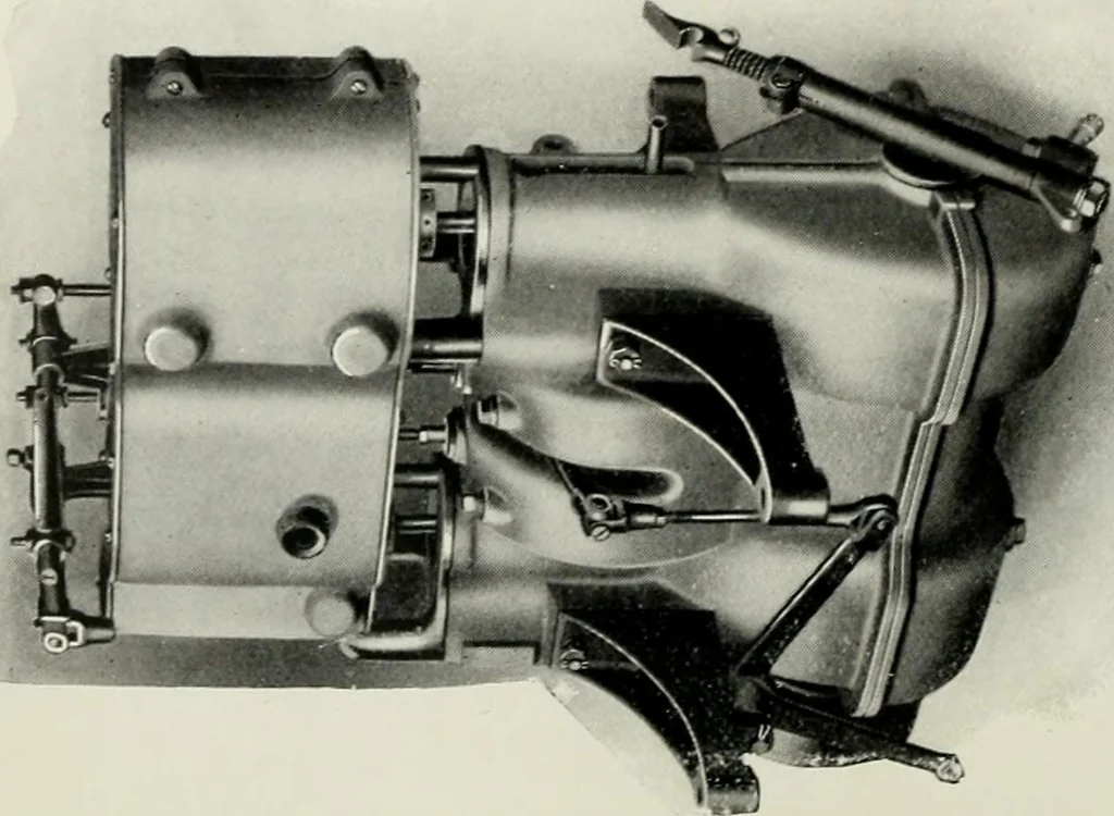 An illustration from The complete motorist, being an account of the evolution and construction of the modern motor-car; with notes on the selection, use, and maintenance of the same; and on the pleasures of travel upon the public roads, 1905, leaf 235