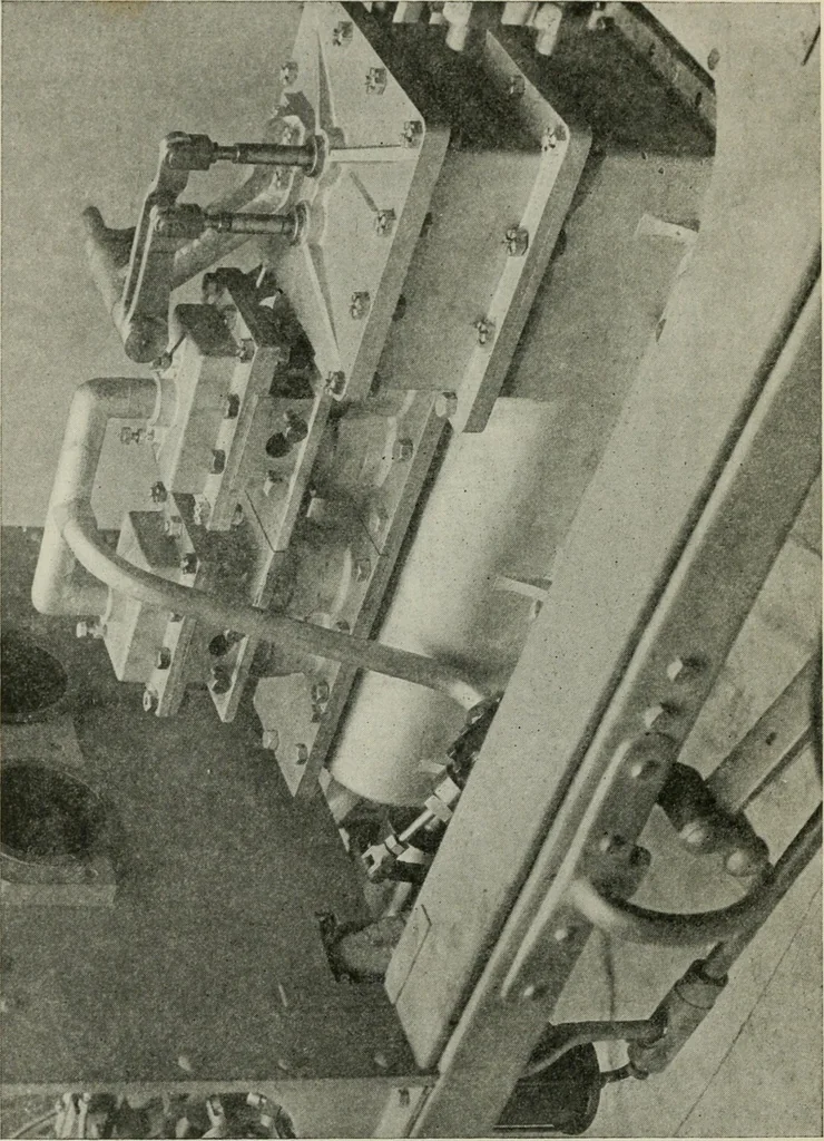 An illustration from The complete motorist, being an account of the evolution and construction of the modern motor-car; with notes on the selection, use, and maintenance of the same; and on the pleasures of travel upon the public roads, 1905, leaf 243