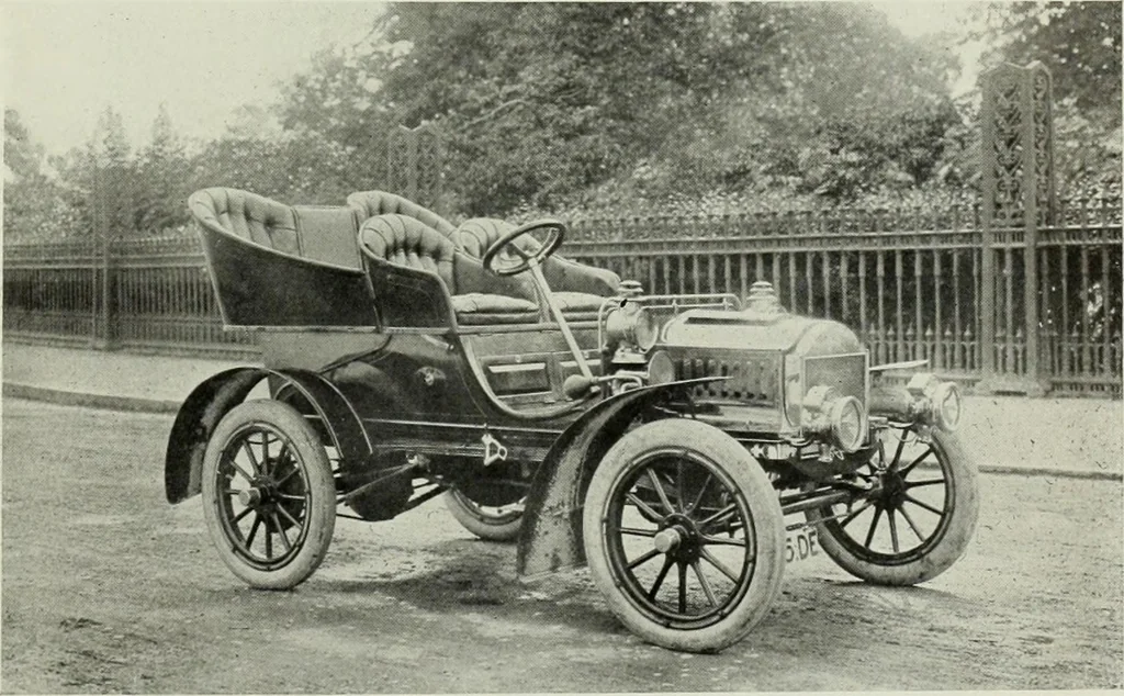An illustration from The complete motorist, being an account of the evolution and construction of the modern motor-car; with notes on the selection, use, and maintenance of the same; and on the pleasures of travel upon the public roads, 1905, leaf 302