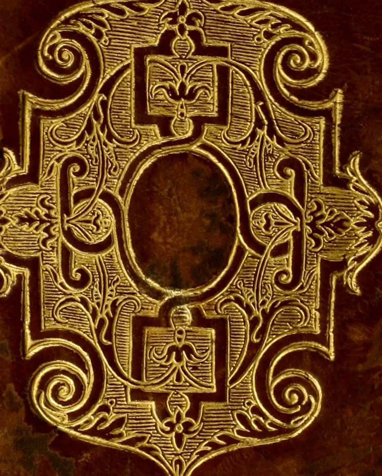 An illustration from Concilia omnia, tam generalia quam particularia : ab apostolorum temporibus in hunc vsque diem a sanctissimis patribus celebrata, & quorum acta literis mandata, ex vetustissimis diuersa[rum] regionu bibliothecis haberi potuere, his duobus tomis continentur : tomvs primvs ea recenset concilia, quae a beato Petro apostolo vsq[ue] ad Iohanne huius nominis papam secundu seruata inuenimus : quo[rum] ordinem & nomina si quis accuratius desideret, versa pagina indicabit, 1538, leaf 1019