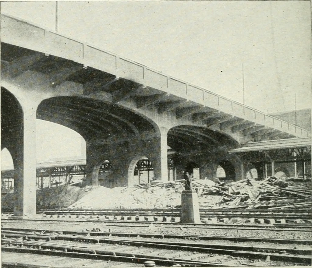 An illustration from Concrete bridges and culverts, for both railroads and highways, 1909, leaf 209