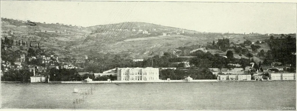An illustration from Constantinople, 1913, leaf 156