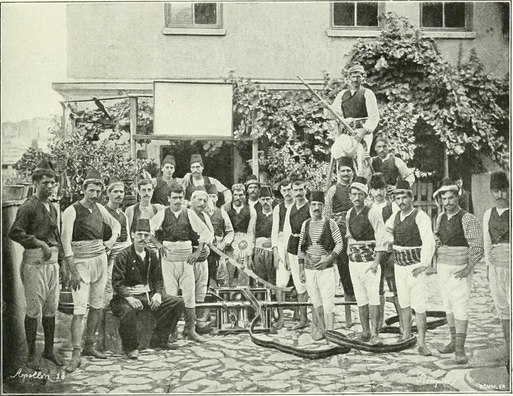 An illustration from Constantinople, 1913, leaf 16