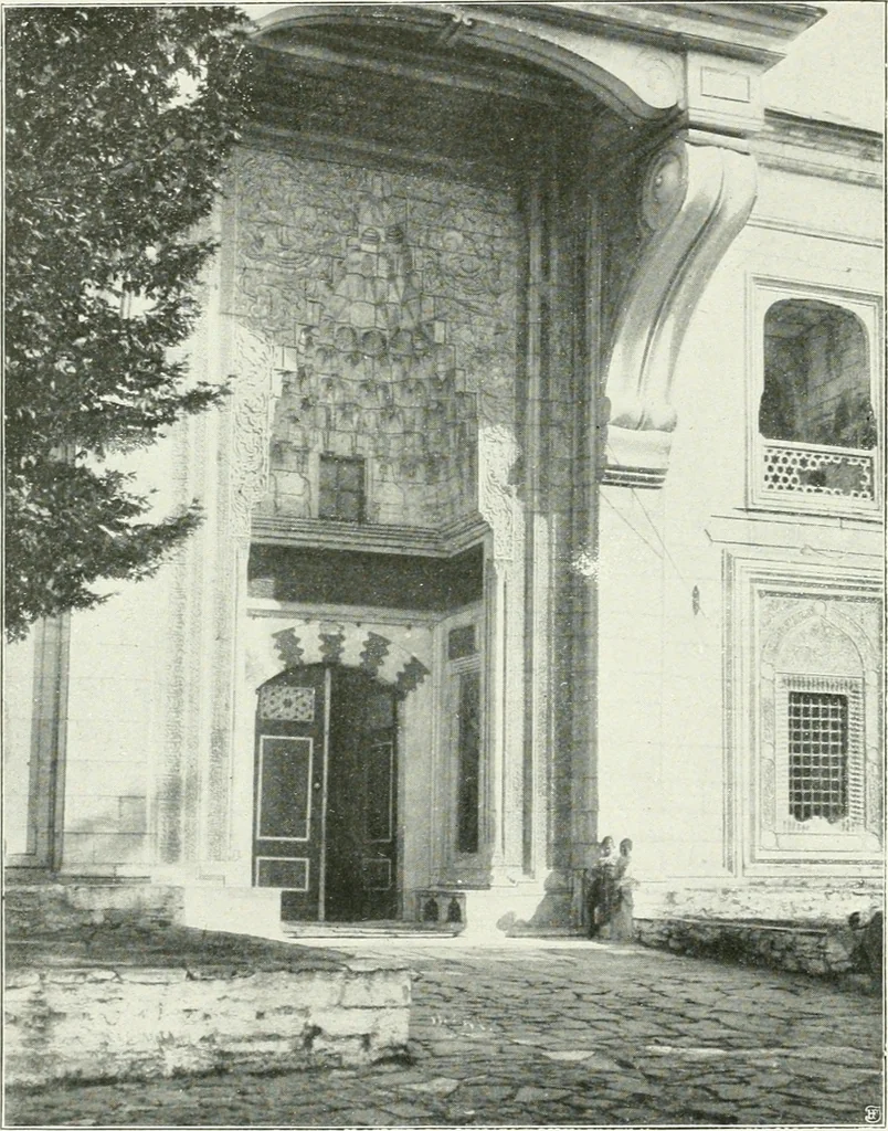 An illustration from Constantinople : ouvrage orné de 103 gravures, 1906, leaf 123