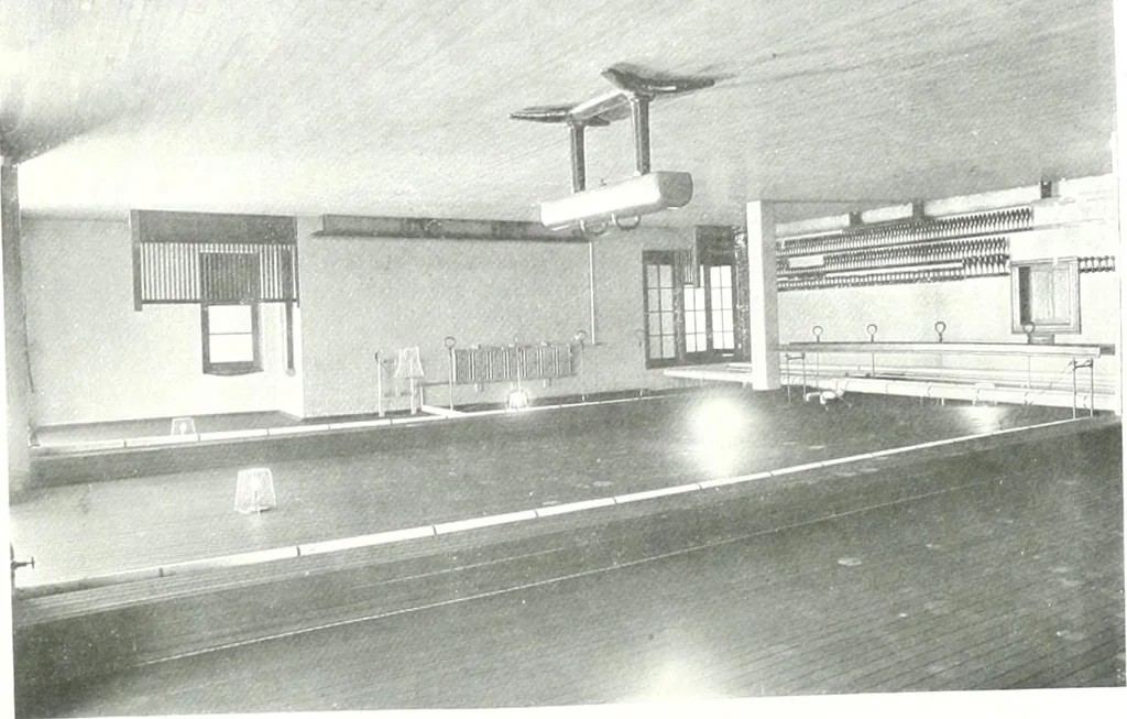 An illustration from Construction : a journal for the architectural engineering and contracting interests of Canada, 1913, leaf 190